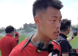 jiuyou九游娱乐-2022年NBA常规赛中猛龙队年轻球员逐渐挑起大梁